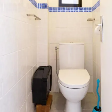 Bnb Renting Spacious 2 Bedroom In Center With A Parking Antibes